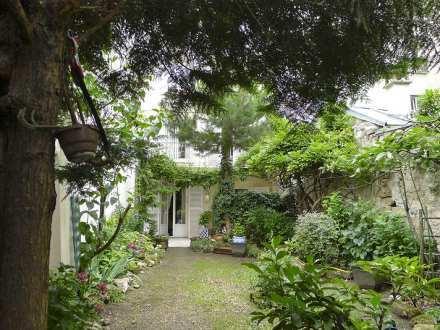 Апартаменты Appartement Cours De Marigny