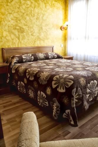 Отель Hotel Covadonga