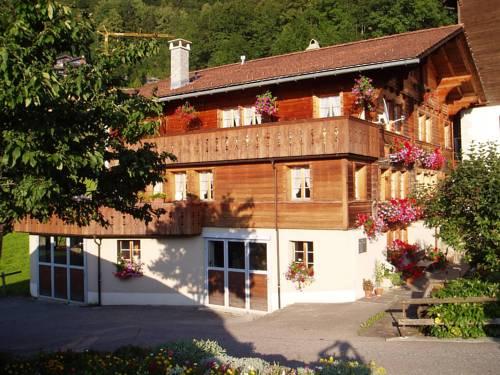 Отель Ferienwohnung von Bergen Walchi