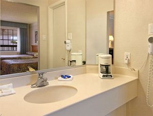 Baymont Inn & Suites Austin Highland Mall