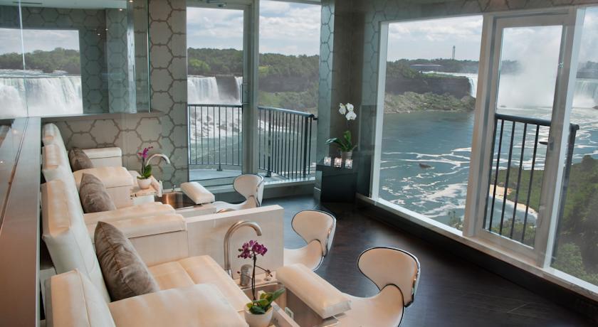 Отель Sheraton on the Falls Hotel