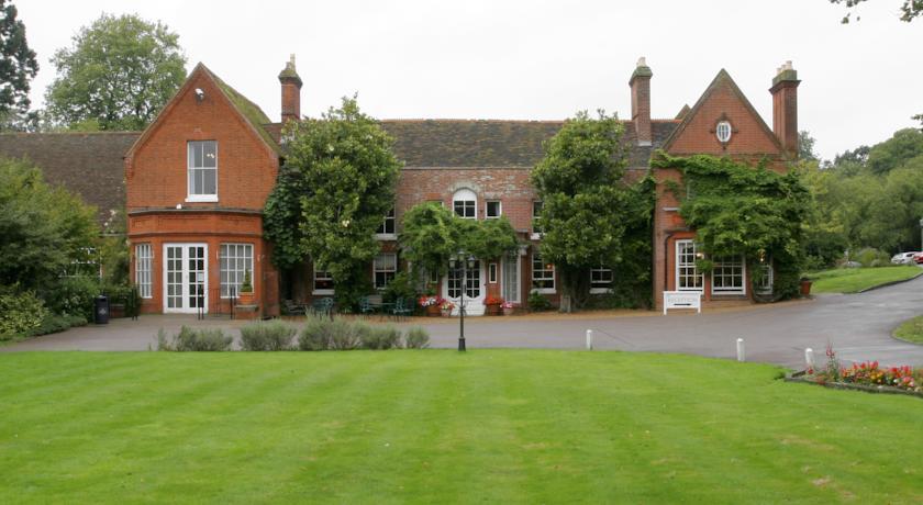 Отель Swallow Belstead Brook Hotel