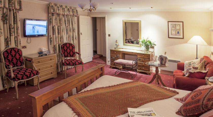 Отель The Revere Hotel