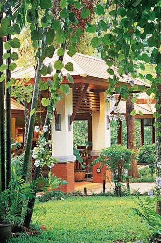 Отель Khaolak Bayfront Resort