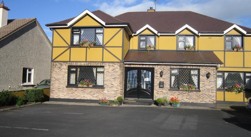 Мини-отель Clare Manor B&B