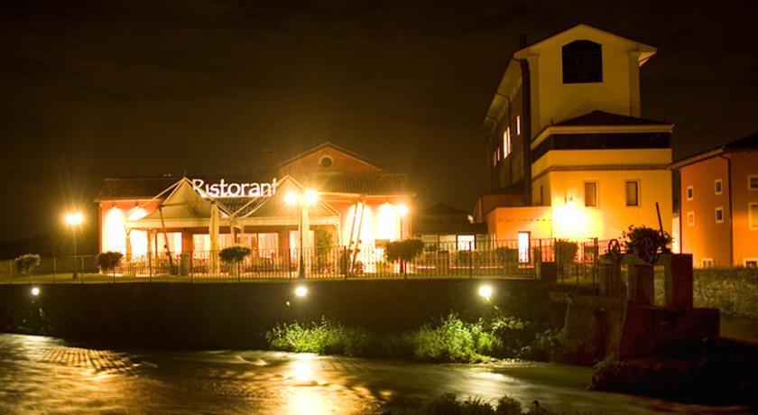 Отель Hotel Le Macine