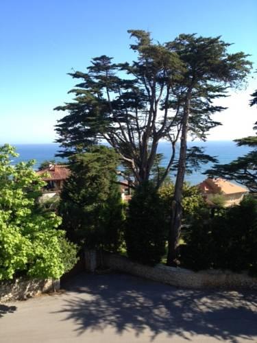 Апартаменты Apartamentos Mar Comillas