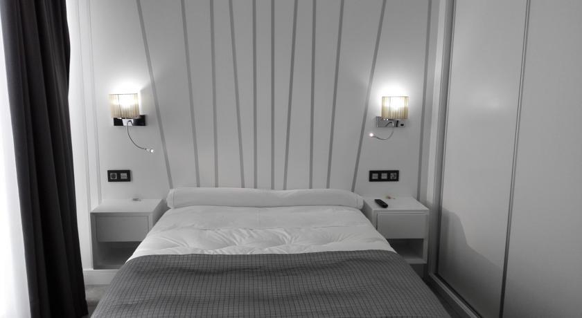 Апартаменты Hostal Las Palmeras