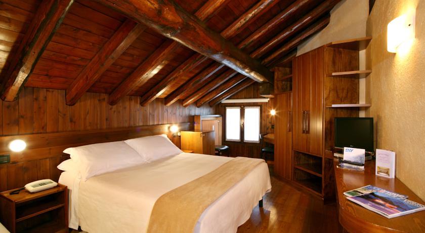 Отель Hotel Pilier D'Angle