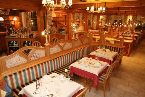 Отель Hotel Neuwirt