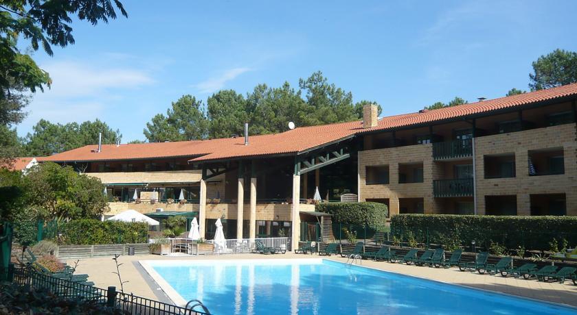 Апартаменты Holiday Home Village Cheval 3