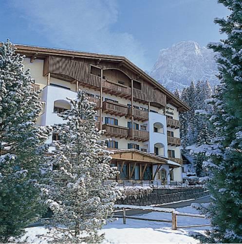 Отель Hotel Jolanda