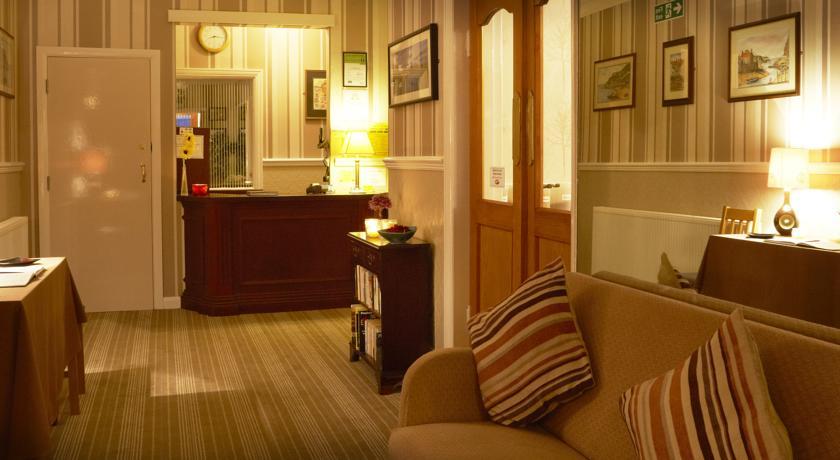 Гостевой дом The Headlands Hotel