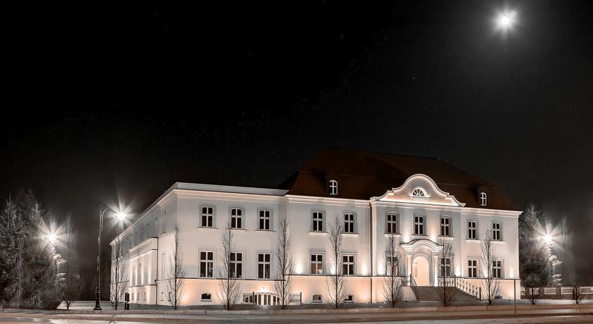 Отель Hotel Adler