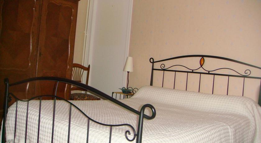 Мини-отель Chambre d'hôtes Mr Mme Charrier
