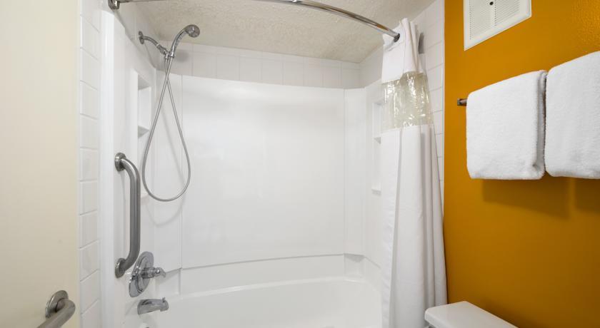 Отель Howard Johnson Inn - Ocala