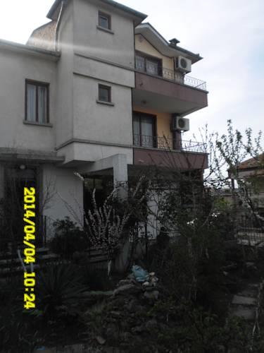 Отель Family Hotel Golden Lion