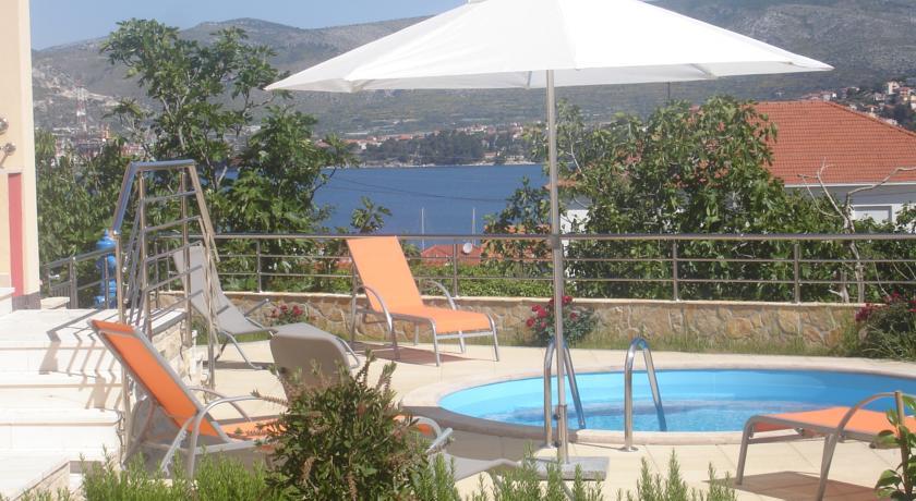 Апартаменты Apartments Villa Leona