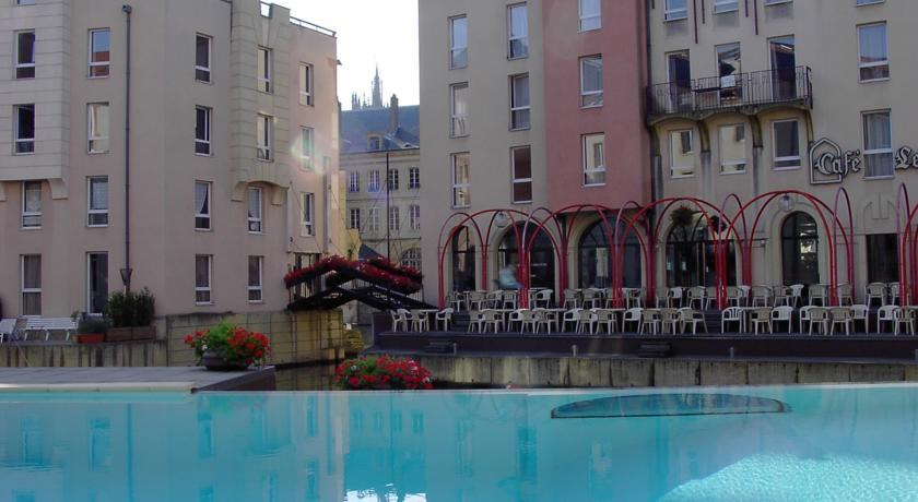 Отель Hôtel Du Théâtre
