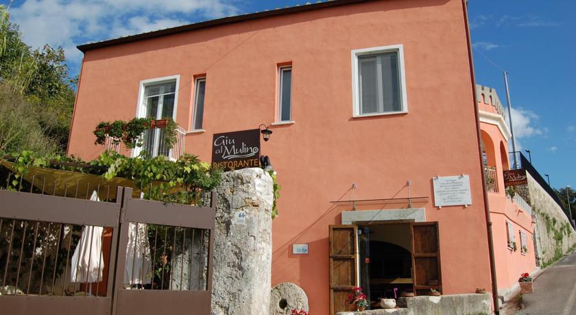 Отель Giu Al Mulino B&B