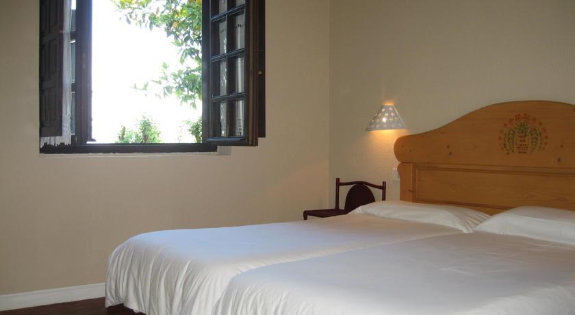 Отель Hotel Colegiata