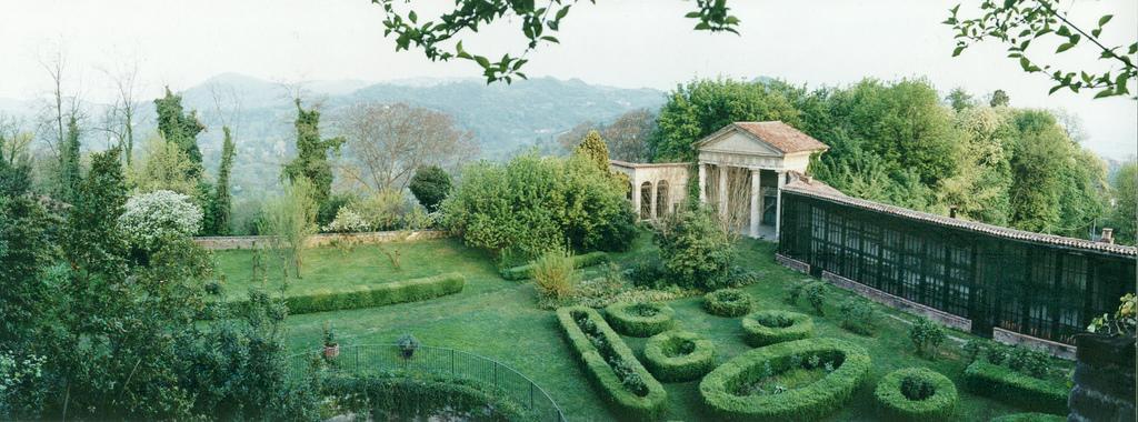Отель Castello Di San Sebastiano Po