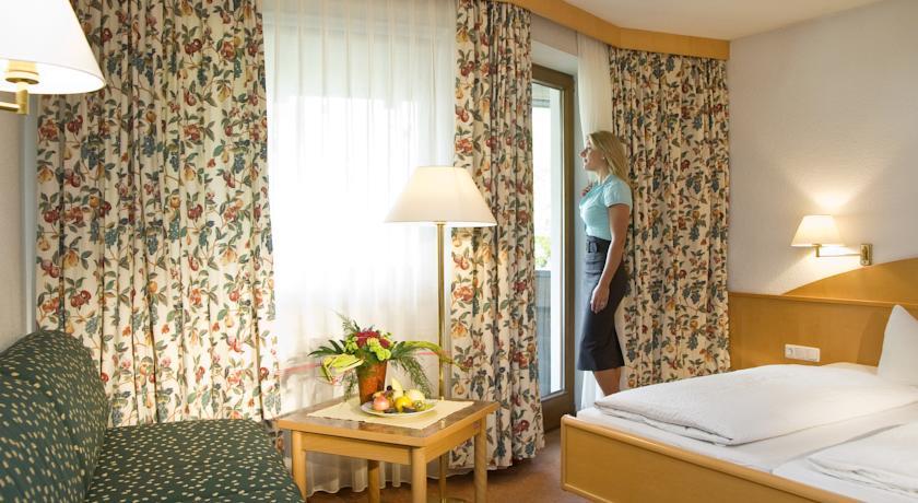 Отель Hotel Auderer