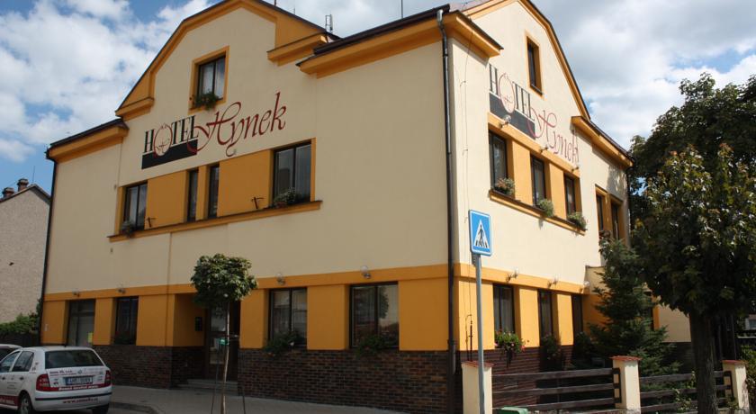 Отель Hotel Hynek