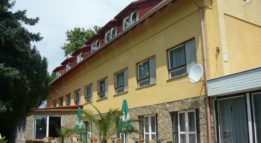 Отель Hotel Kenese Port