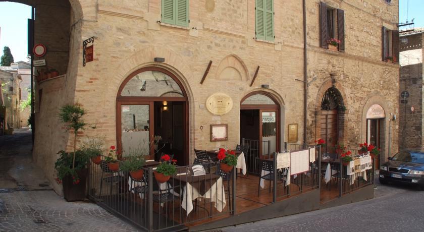 Отель Oro Rosso Hotel Ristorante