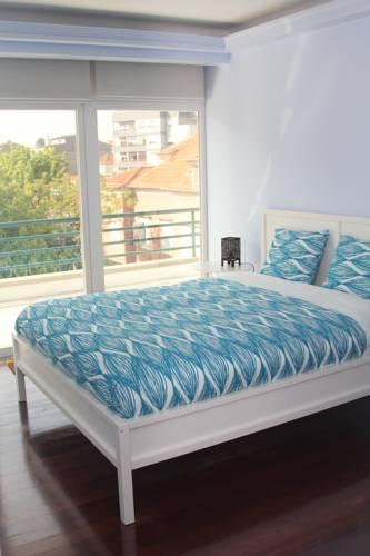 Отель Into the Blue Hostel