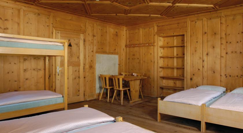 Хостел Youth Hostel Sta-Maria