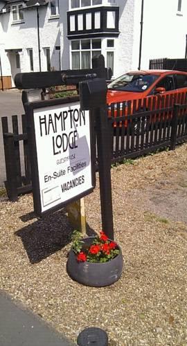 Отель Hampton Lodge