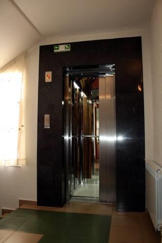 Отель Hotel Uzunski