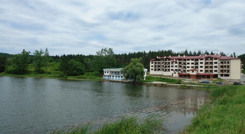 Апартаменты Mountain Lake Hotel