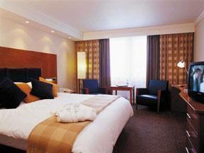 Отель Britannia Leeds Bradford Airport
