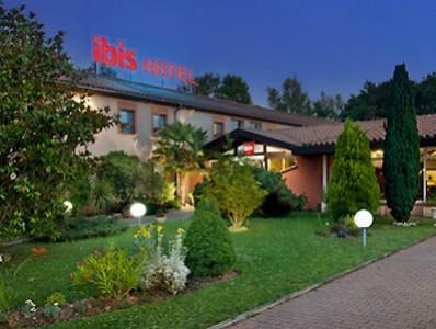 Отель Hotel ibis Montauban