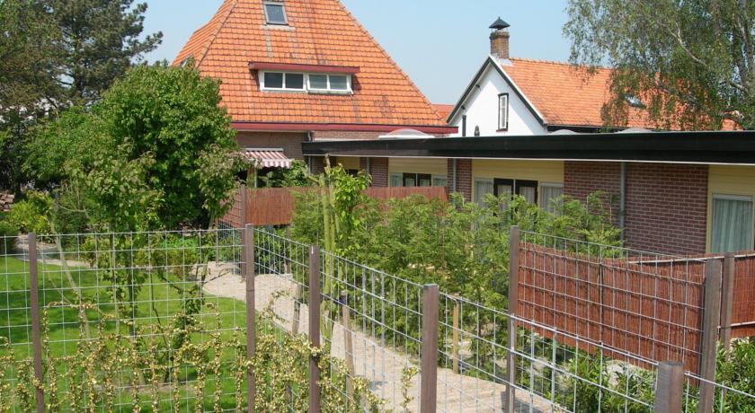Апартаменты Pension Kamperland