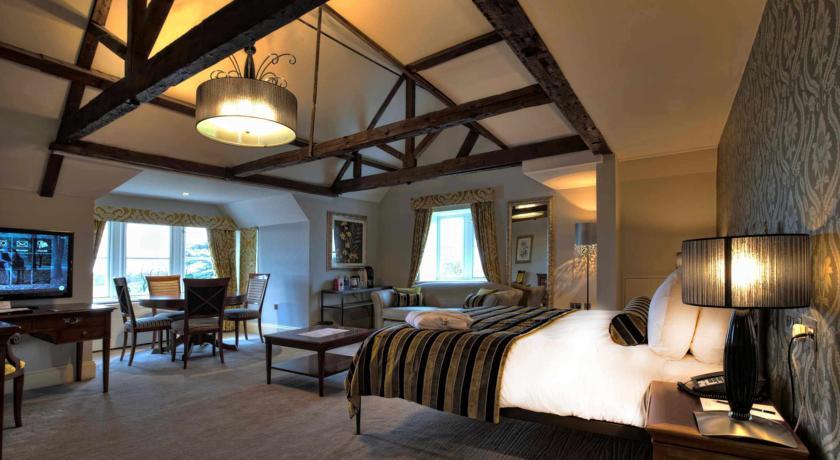 Отель Wivenhoe House Hotel