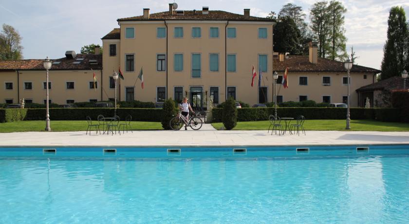 Отель Villa Tacchi