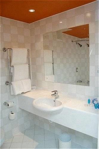 Отель Holiday Inn Rochester-Chatham