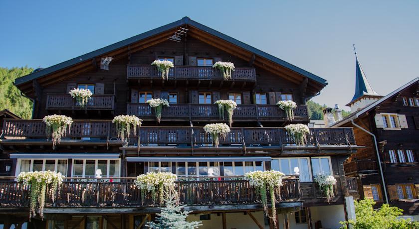 Отель Hôtel Le Grand Chalet Favre