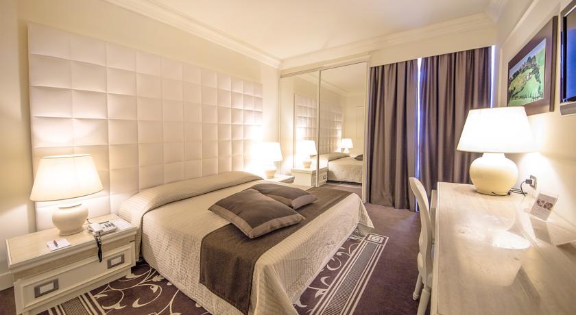 Отель Etrusco Arezzo Hotel