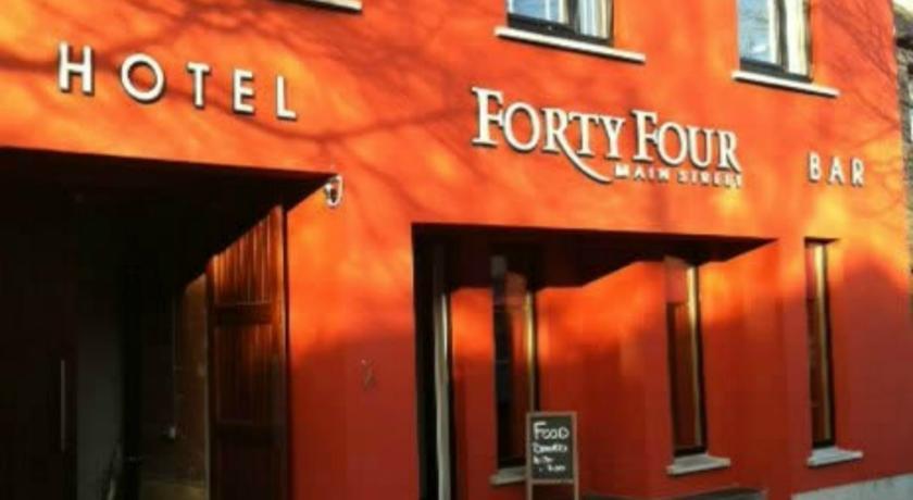 Отель Forty Four Main Street