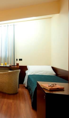 Отель Hotel Montreal