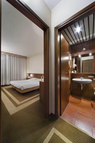 Отель UNA Hotel Lodi