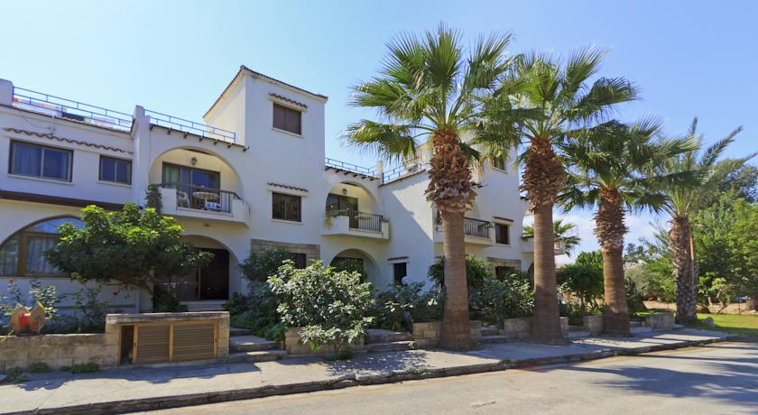 Апартаменты Follow The Sun Hotel Apartments