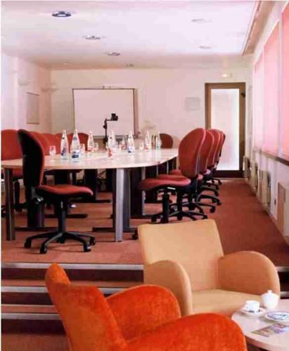 Апартаменты Appartement au Bois le Sire