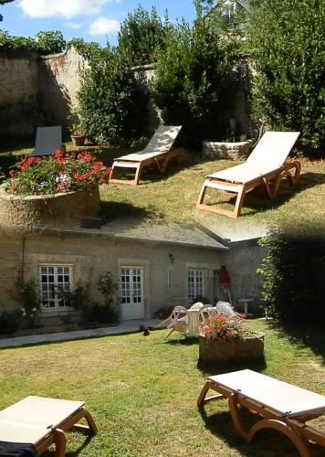 Апартаменты Gîte La Roseraie