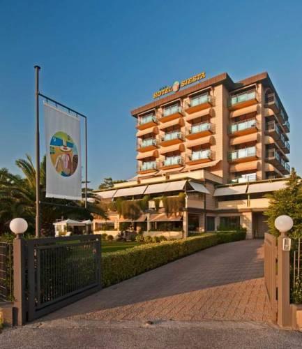Отель Hotel Siesta